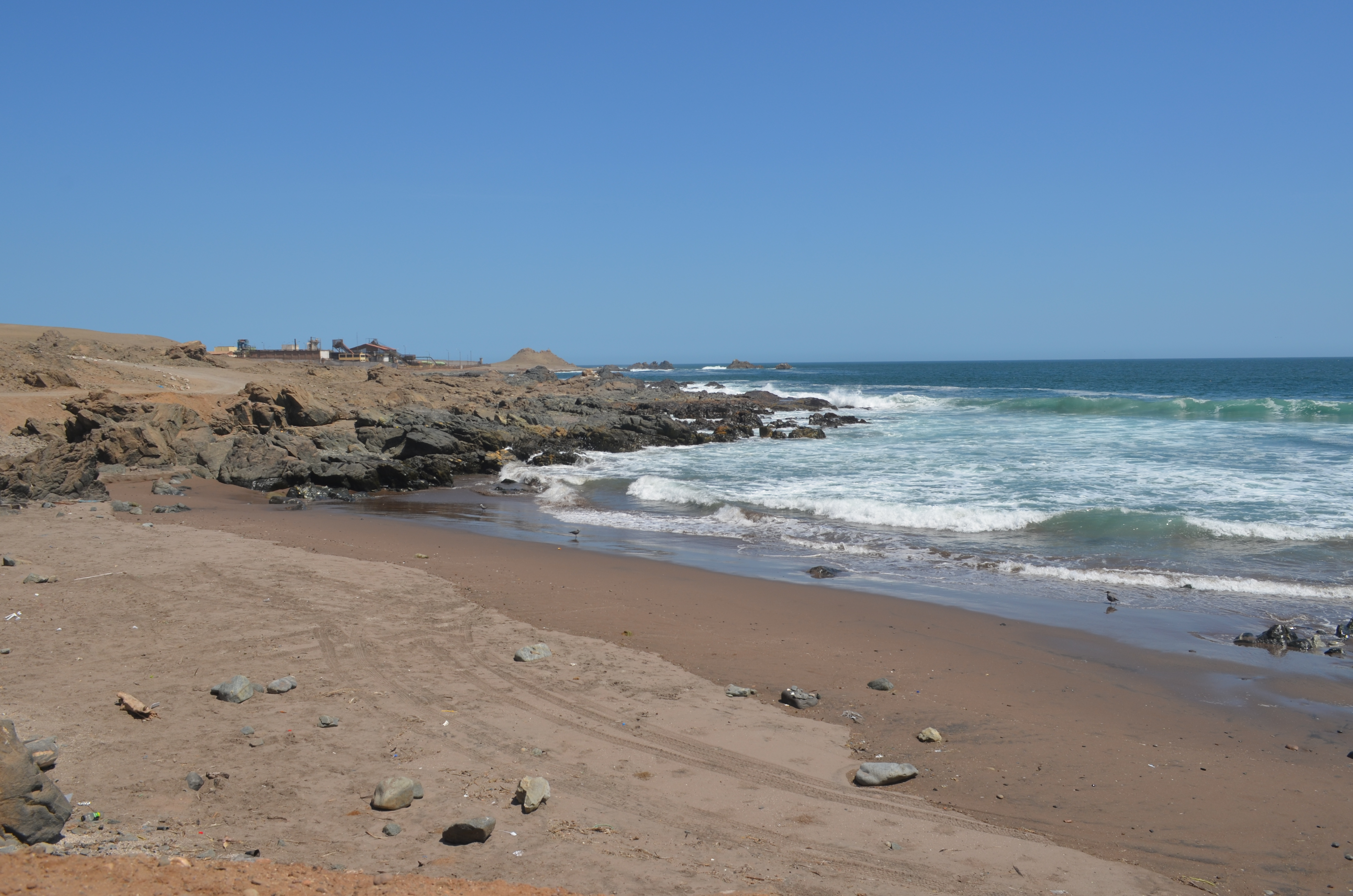 Pazifikstrand bei Ilo in der Region Moquegua