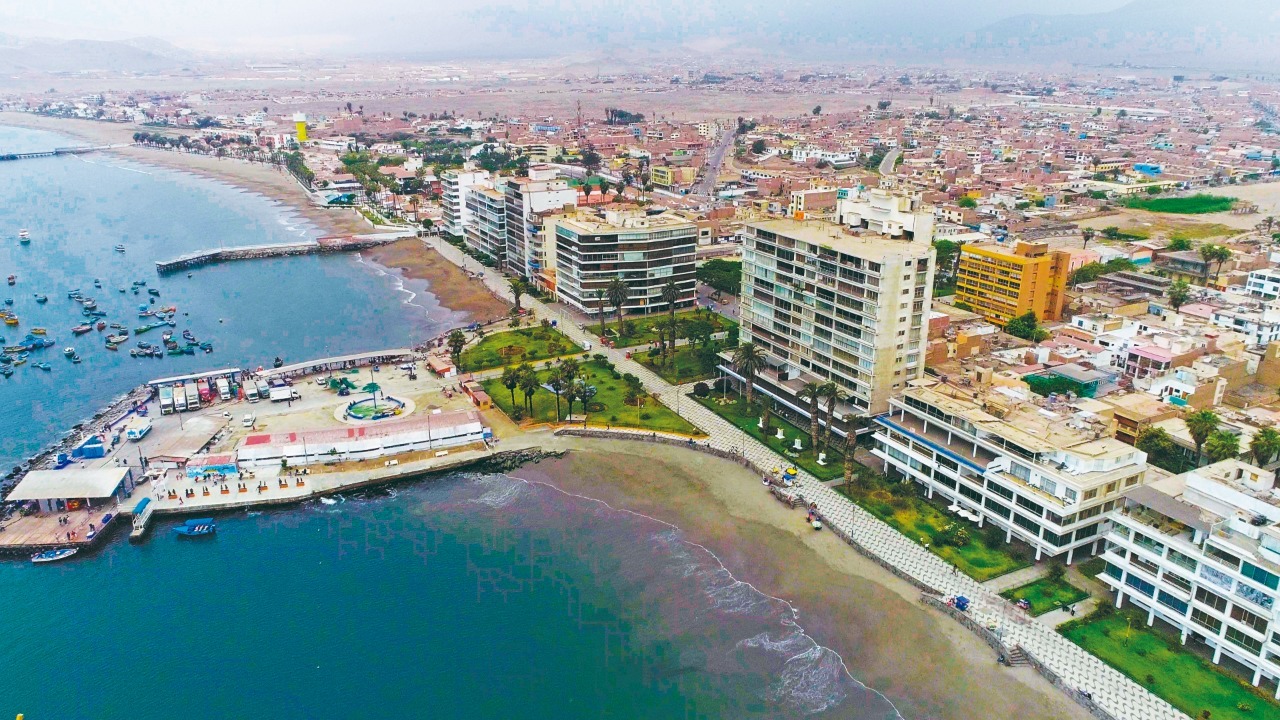  &nbsp;La bahía de Ancón se caracteriza por presentar aguas tranquilas y olas de escasa longitud. Foto: Recursos Turísticos   