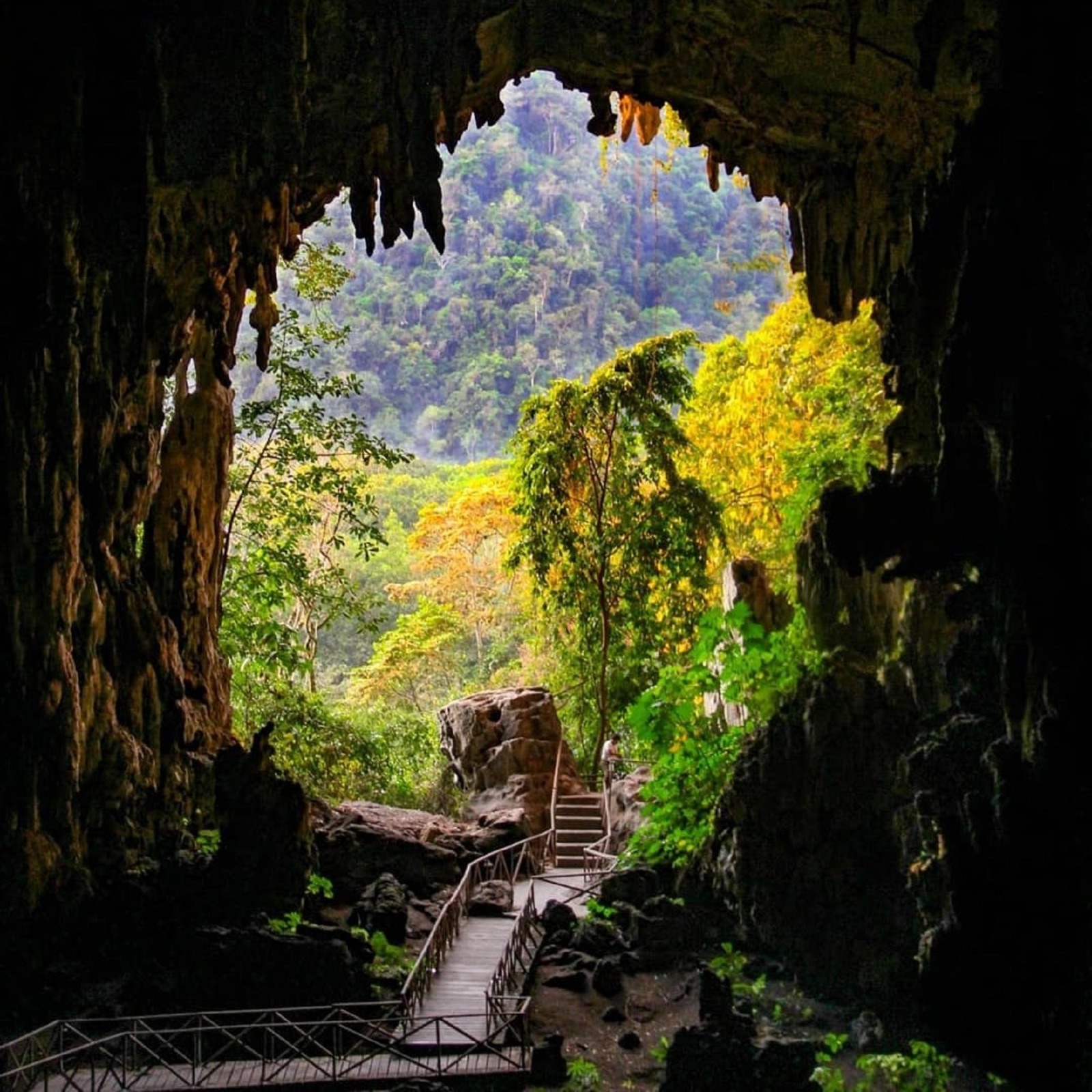 Eingang zum touristischen Sektor Cueva de las Lechuzas im Parque Nacional Tingo María